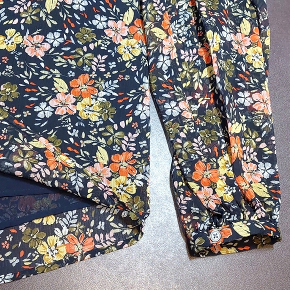 LOFT smocked-yoke floral chiffon top, size XS - Picture 5 of 6